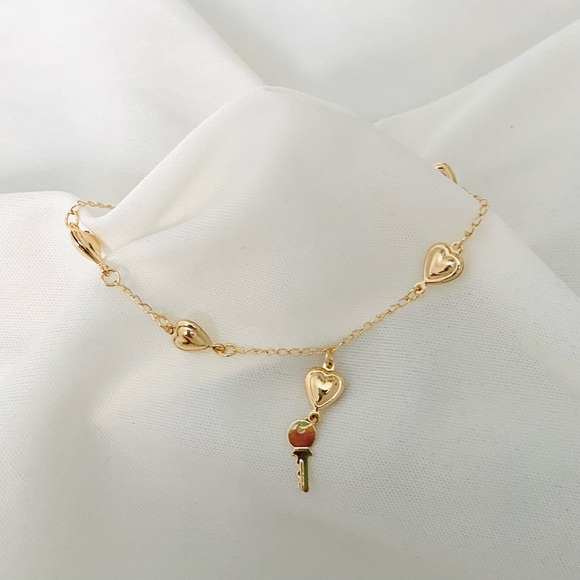 Heart and Key Bracelet - Picture 7 of 10